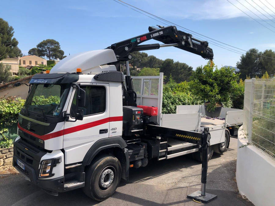 Location camion grue avec chauffeur – Camion bras de grue de levage